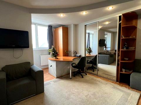 квартира за адресою Володимира Вернадського вул. (Дзержинського), 1