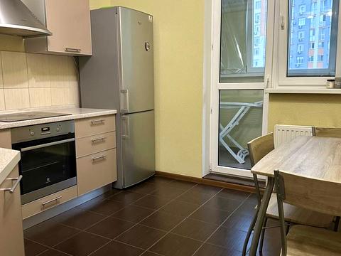 квартира за адресою Сім'ї Кульженків вул. (Петра Дегтяренка), 33