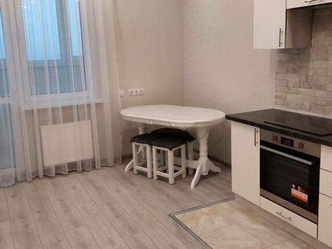 квартира за адресою Рея Бредбері вул., 2