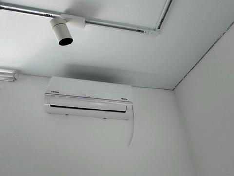 комерційна за адресою вул. Салютна, 2
