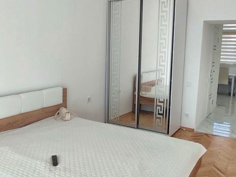 квартира за адресою Рене Декарта вул., 3