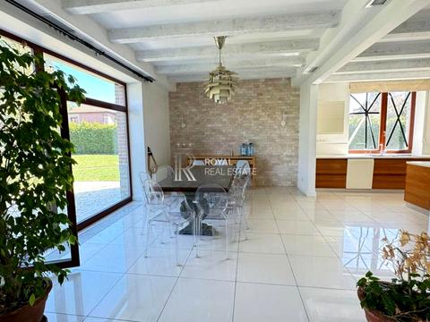 будинок за адресою молодіжна