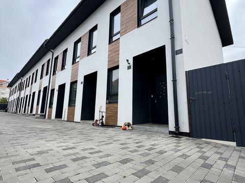 будинок за адресою Амосова вул.