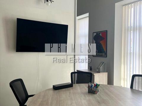 коммерческая по адресу Михаила Грушевского ул., 16