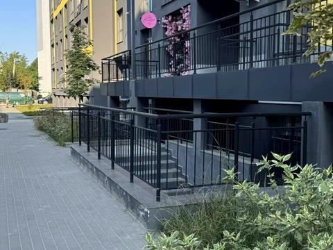 комерційна за адресою Залізнична вул., 9-А