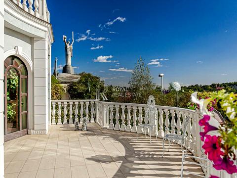 будинок за адресою вул. Редутна