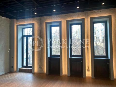 комерційна за адресою Івана Франка вул., 9