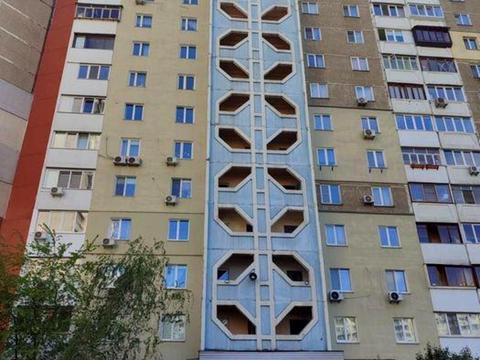 квартира за адресою Анни Ахматової вул., 19