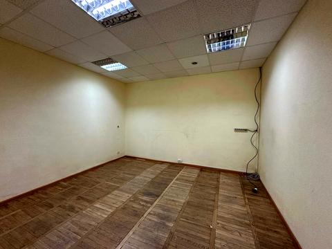 коммерческая по адресу Кловский спуск, 18