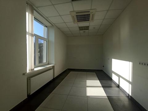 коммерческая по адресу Николая Михновского бульв. (Дружбы Народов), 19