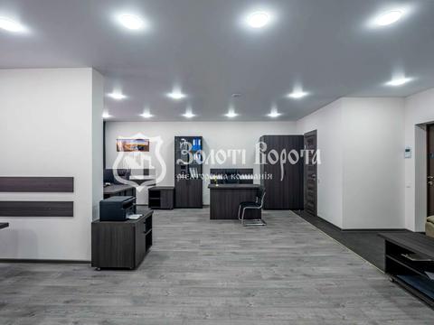 коммерческая по адресу Любомира Гузара просп. (Космонавта Комарова), 11