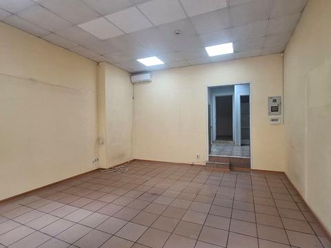коммерческая по адресу Евгения Коновальца ул., 12