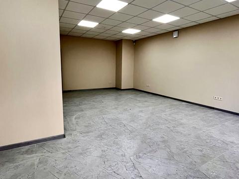 комерційна за адресою Малоголосківська вул., 28