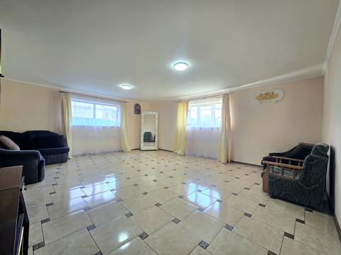 будинок за адресою Вишнева, 1