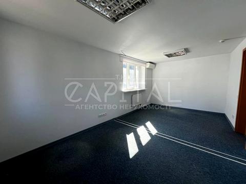 комерційна за адресою Лаврська вул. (Січневого Повстання), 28