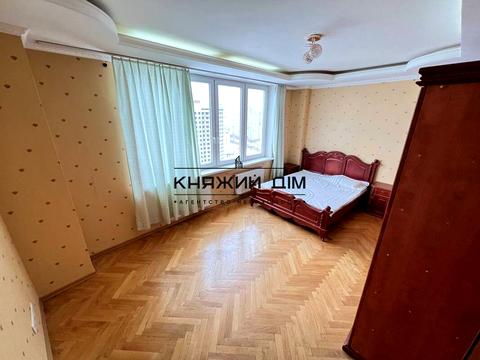 квартира за адресою Митрополита Андрея Шептицького вул. (Анатолія Луначарського), 10