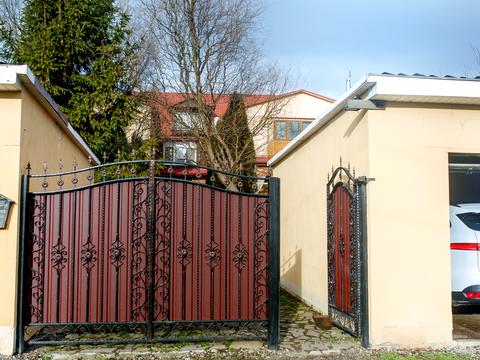 будинок за адресою Озерна вул.