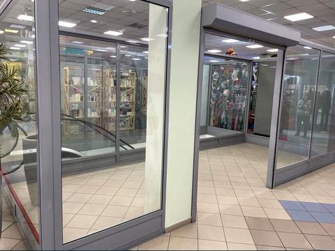 комерційна за адресою Королеви Єлизавети ІІ вул. (Глинки), 1