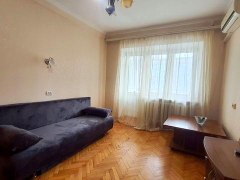 квартира за адресою Космонавтів вул., 6