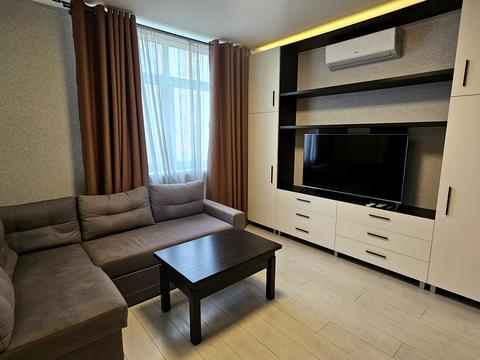 квартира за адресою Сім'ї Кульженків вул. (Петра Дегтяренка), 35