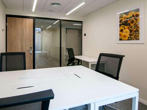 комерційна за адресою Хрещатик вул., 16