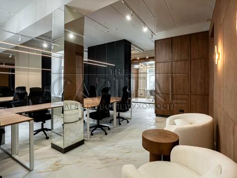 комерційна за адресою Еспланадна вул., 32-В