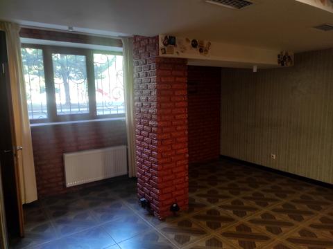 комерційна за адресою Добровольців вул. (Маршала Говорова), 10в