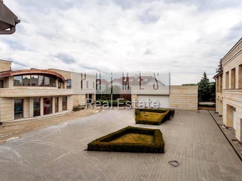 будинок за адресою Набережна вул.