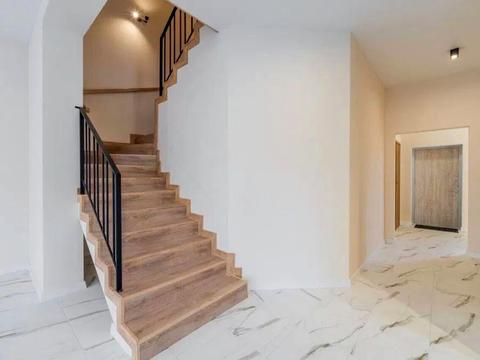 дом по адресу Сержа Лифаря ул. (Олександра Сабурова)