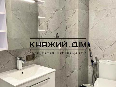 квартира за адресою Дніпровська набережна вул., 17В