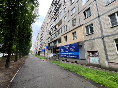 комерційна за адресою Миколи Руденка бульв. (Кольцова), 15