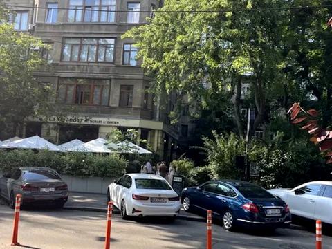 комерційна за адресою Академіка Богомольця вул., 7/14
