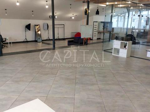 комерційна за адресою Куренівська, 21