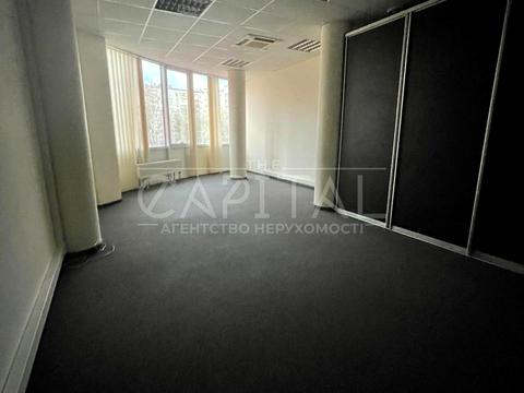 комерційна за адресою Польова вул., 24