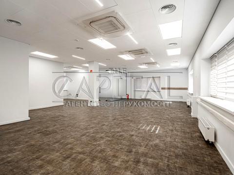 комерційна за адресою Михайла Максимовича вул. (Онуфрія Трутенка), 8