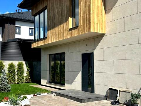 будинок за адресою Вишнева вул.