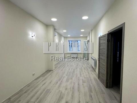 комерційна за адресою Андрія Верхогляда вул. (Михайла Драгомирова), 4