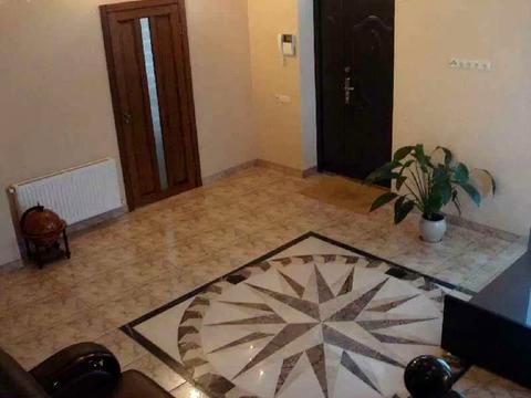 будинок за адресою Богатирська вул., 42