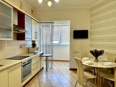 квартира за адресою В'ячеслава Чорновола вул., 25