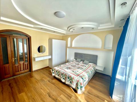 квартира за адресою Анни Ахматової вул., 48