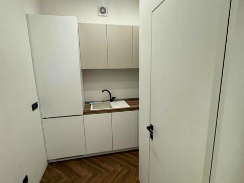 комерційна за адресою Прорізна вул., 3