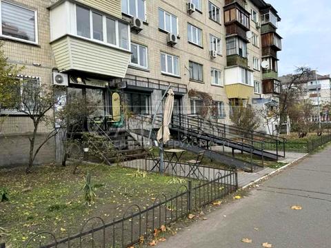 коммерческая по адресу вул. Вінстона Черчилля, 25