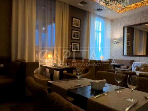 комерційна за адресою Срібнокільська вул., 12