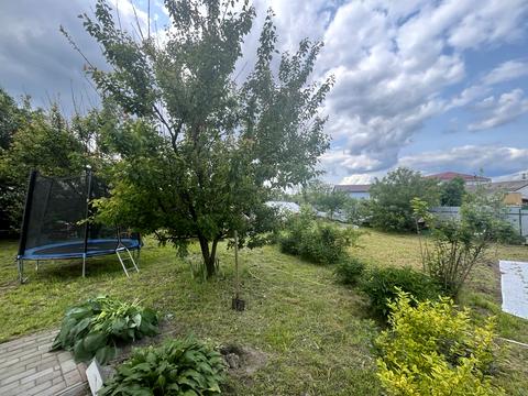 будинок за адресою Осіння вул., 37