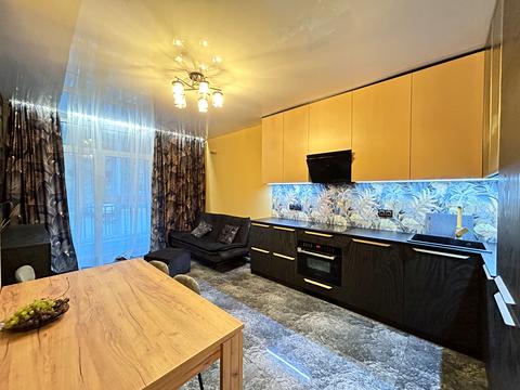 квартира за адресою Академіка Глушкова просп., 42