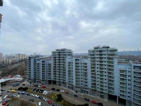 квартира за адресою Раїси Окіпної вул., 10-Б