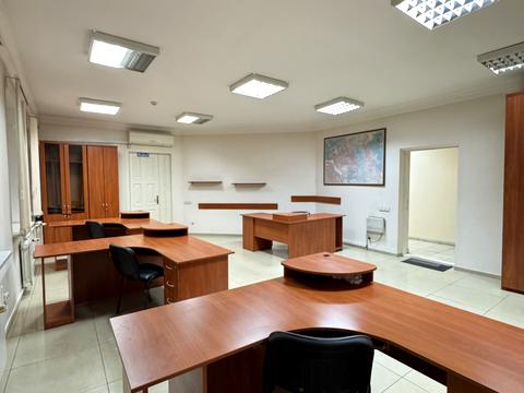 комерційна за адресою Кирилівська вул. (Фрунзе), 1-3