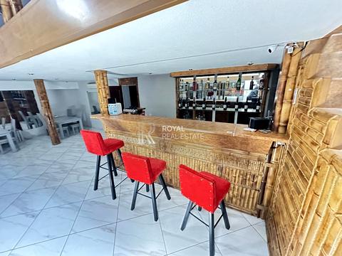 комерційна за адресою Володимирська вул., 57А