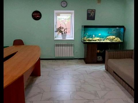 комерційна за адресою Аскольдівська вул., 1