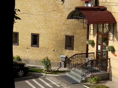 комерційна за адресою Рибальська вул., 22